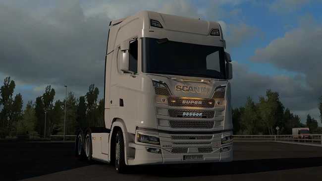 1744300445_LED-Truck-Light-Version-150-for-ETS2.jpg
