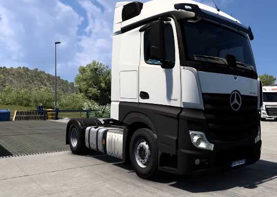 1763540590_HW-Actros-2019-Beta-Version-10-for-ETS2.jpg